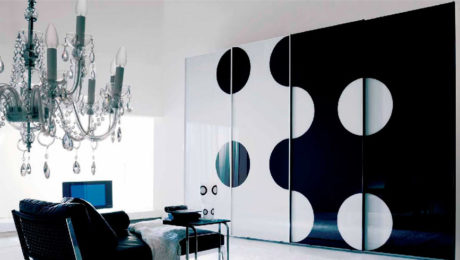 shkaf-kupe-v-cherno-belom-ispolnenii