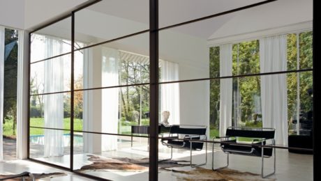 shkaf-kupe-zerkal-nye-dveri